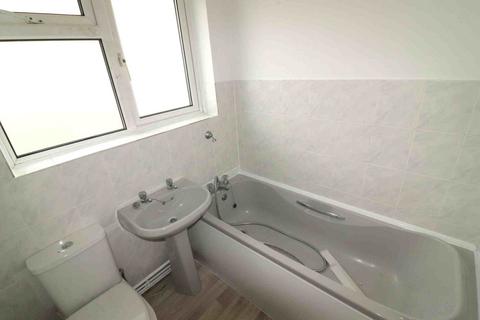 2 bedroom flat to rent, Croydon Road, Penge