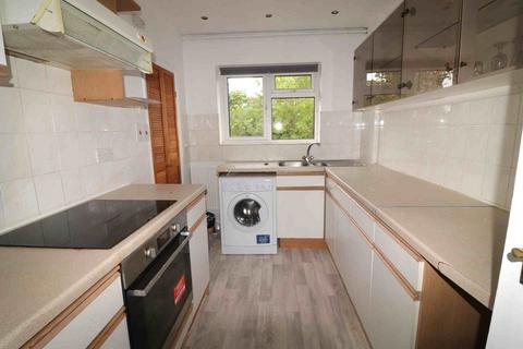 2 bedroom flat to rent, Croydon Road, Penge