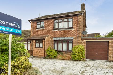 3 bedroom detached house for sale, Ellis Road, Crowthorne, Berkshire