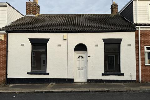 3 bedroom terraced house to rent, Ravensworth Street, Sunderland