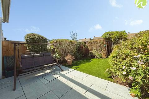 2 bedroom terraced house for sale, Markhams, Stanford-Le-Hope, SS17