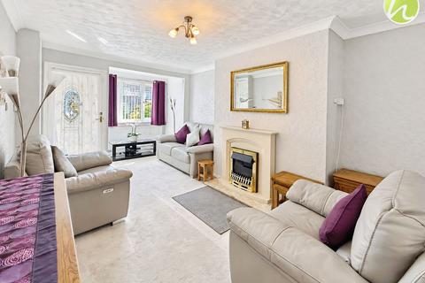 2 bedroom terraced house for sale, Markhams, Stanford-Le-Hope, SS17