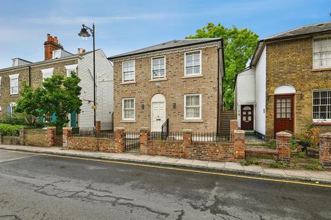 5 bedroom detached house for sale, South Road, Faversham