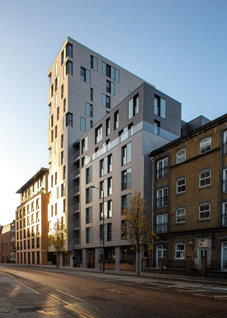 Apartment in Tower Hill - View 3