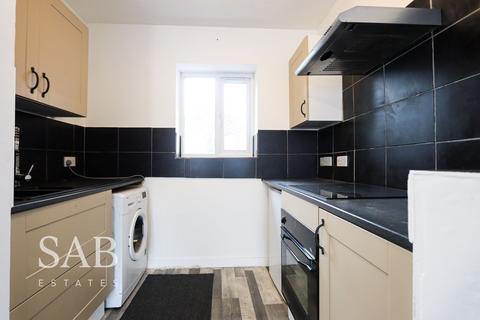 Studio to rent, Brendon Close, Harlington, UB3
