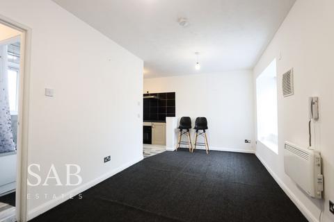 Studio to rent, Brendon Close, Harlington, UB3