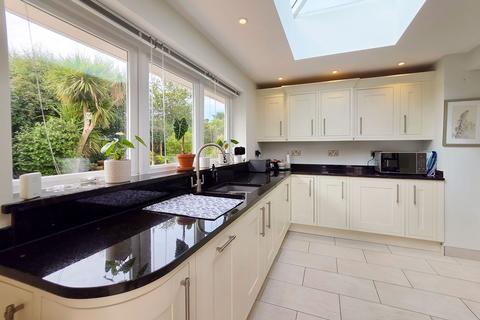 2 bedroom detached bungalow for sale, Meadway, Rustington, BN16