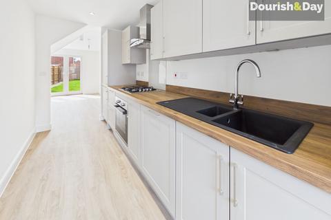 2 bedroom terraced house to rent, Lewes Drive, Staffordshire ST16