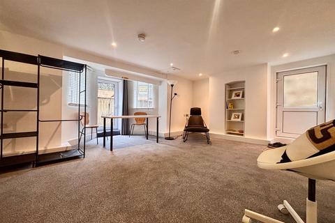 1 bedroom apartment to rent, 10 288 Iffley Road, Basement Flat, Iffley, Oxfordshire, OX4
