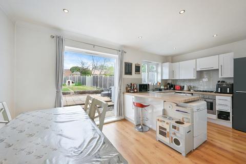 3 bedroom terraced house for sale, Merton Gardens, Tadworth KT20