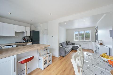 3 bedroom terraced house for sale, Merton Gardens, Tadworth KT20