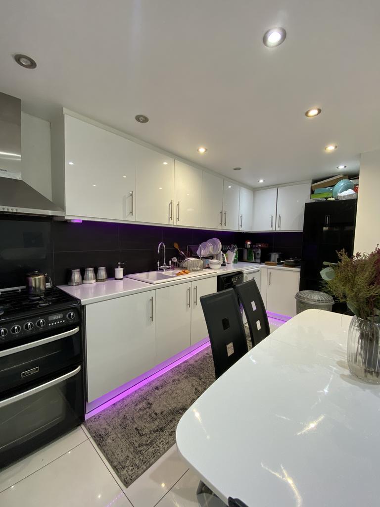 Apartment in London - View 2