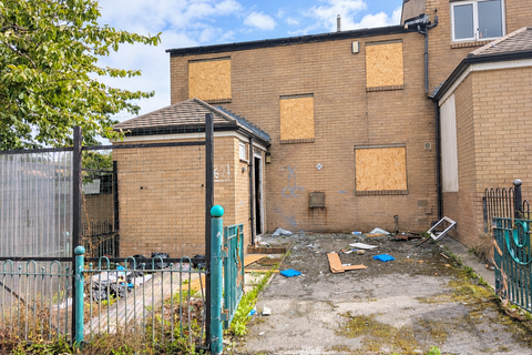 3 bedroom end of terrace house for sale, Bradford BD4