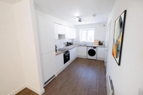 2 bedroom apartment to rent, Grosvenor Park Road, London E17