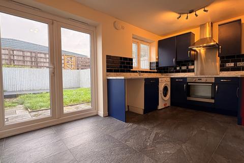 3 bedroom house to rent, Gate Lane, Manchester, M26