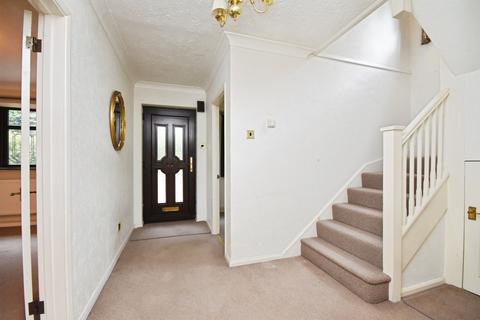 3 bedroom bungalow for sale, Priory Close, Pilgrims Hatch, Brentwood