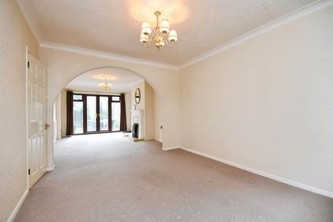 3 bedroom bungalow for sale, Priory Close, Pilgrims Hatch, Brentwood
