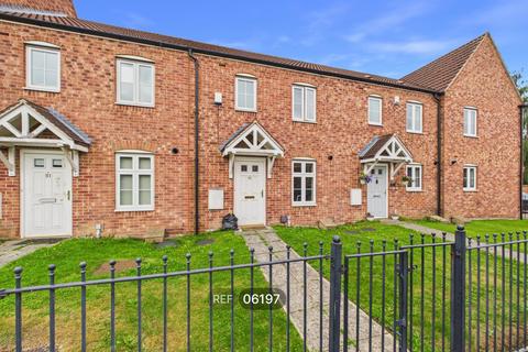3 bed terraced house for rent in Lake View, Pontefract, West Yorkshire, WF8 1PA