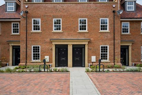 4 bedroom townhouse for sale, Amersham Road, Beaconsfield, HP9