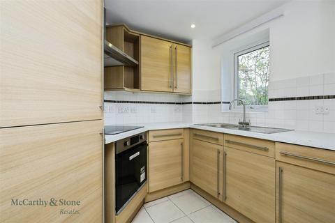 2 bedroom apartment for sale, Ridgeway Court, Mutton Hall Hill, Heathfield, East Sussex, TN21 8NB