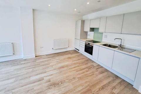 2 bedroom flat to rent, Medway Street, Chatham, ME4