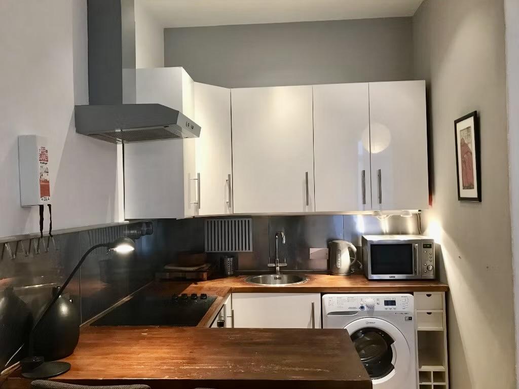 Apartment in Edinburgh, Morningside - View 2