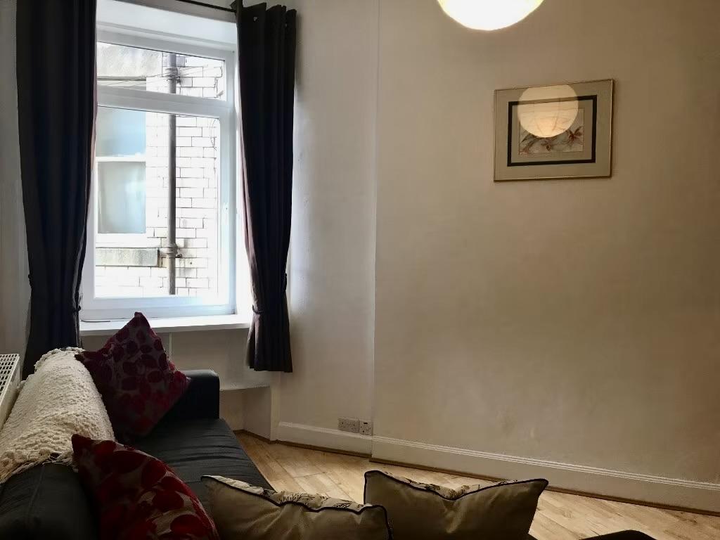 Apartment in Edinburgh, Morningside - View 4
