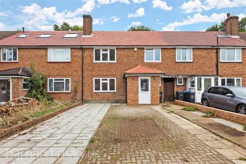 4 bedroom house to rent, Harewood Gardens, SOUTH CROYDON