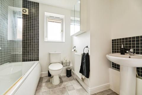 2 bedroom apartment for sale, Kinsey Heights, High Green , Heffield, S35 4HU