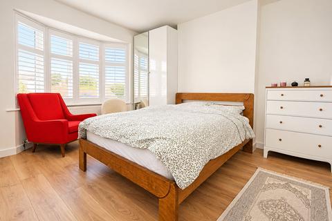 4 bedroom terraced house to rent, Warlingham Road, Thornton Heath, CR7