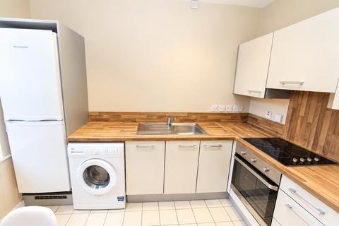 2 bedroom flat to rent, Ring Road Moortown, Leeds, LS17