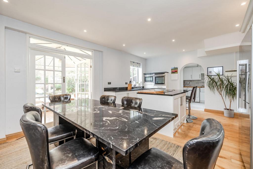 House in Newcastle Upon Tyne - View 2