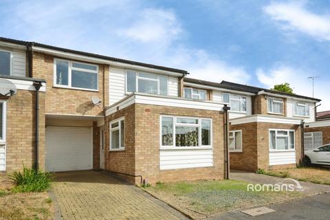 4 bedroom terraced house to rent, Ratcliffe Close, Uxbridge, UB8