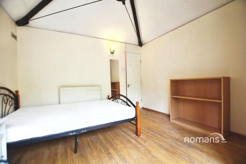 4 bedroom terraced house to rent, Ratcliffe Close, Uxbridge, UB8