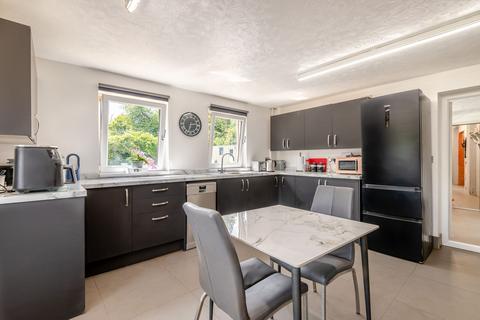 4 bedroom property with land for sale, Minnetts Lane, Rogiet, NP26