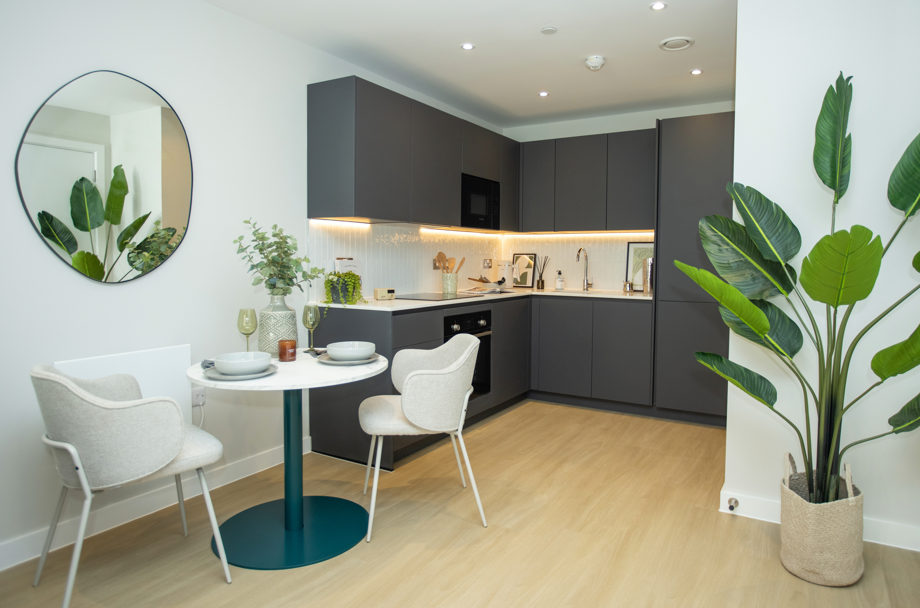 Apartment in Reading, Berkshire - View 2
