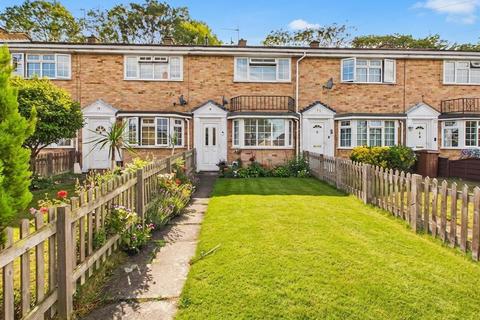 2 bedroom terraced house for sale, Peterborough Gardens, Strood, Rochester