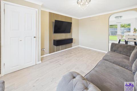 2 bedroom terraced house for sale, Peterborough Gardens, Strood, Rochester