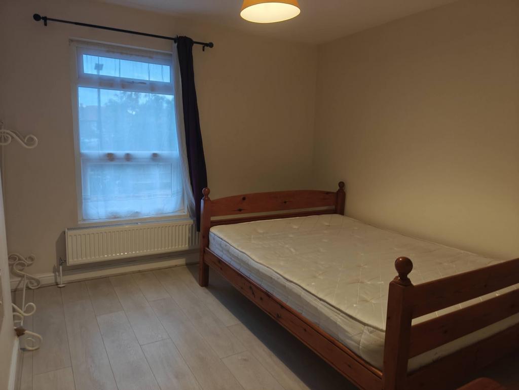 Apartment in HOUNSLOW - View 2