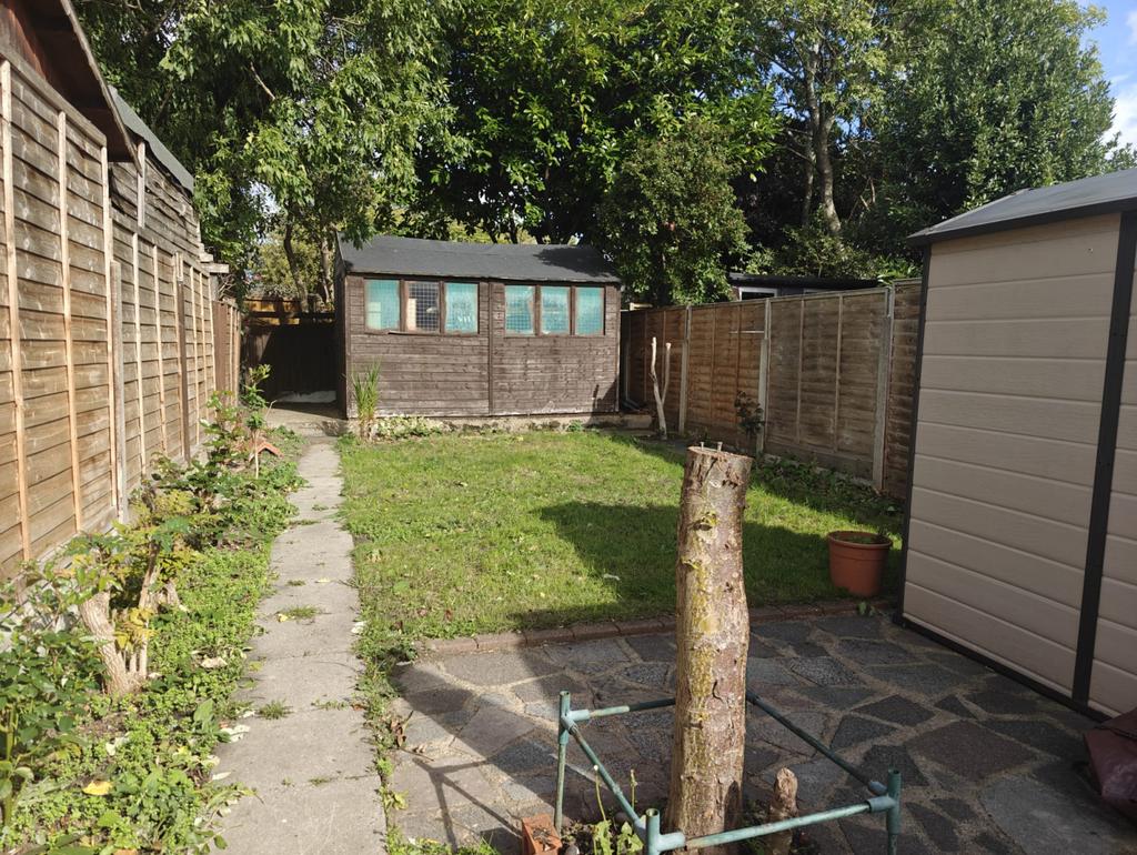 Apartment in HOUNSLOW - More