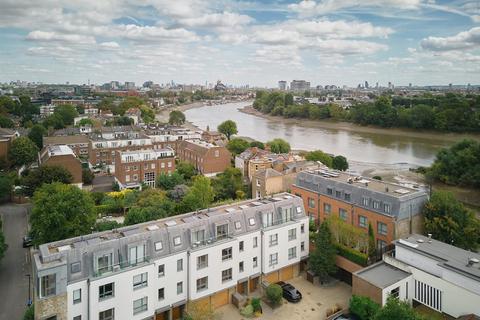 3 bedroom townhouse for sale, Netheravon Road South, Chiswick, W4