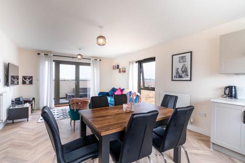 2 bedroom flat for sale, Patagonia Way, Cambridge, CB3