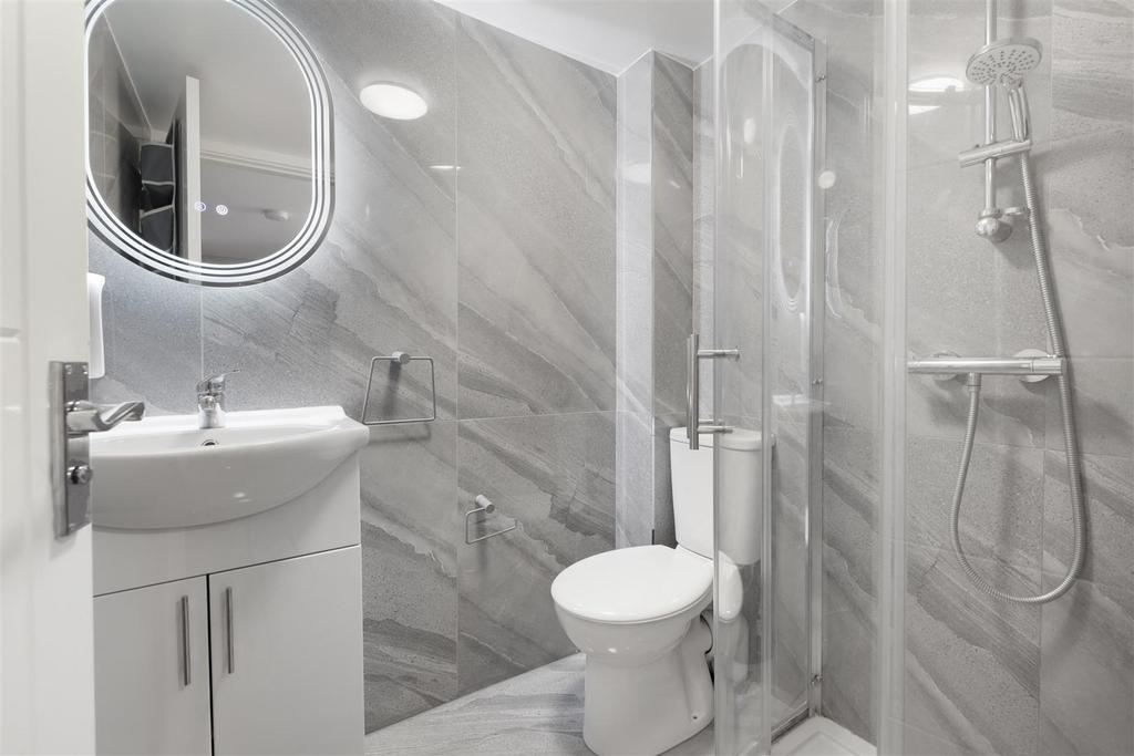 Apartment in Maida Vale - View 5