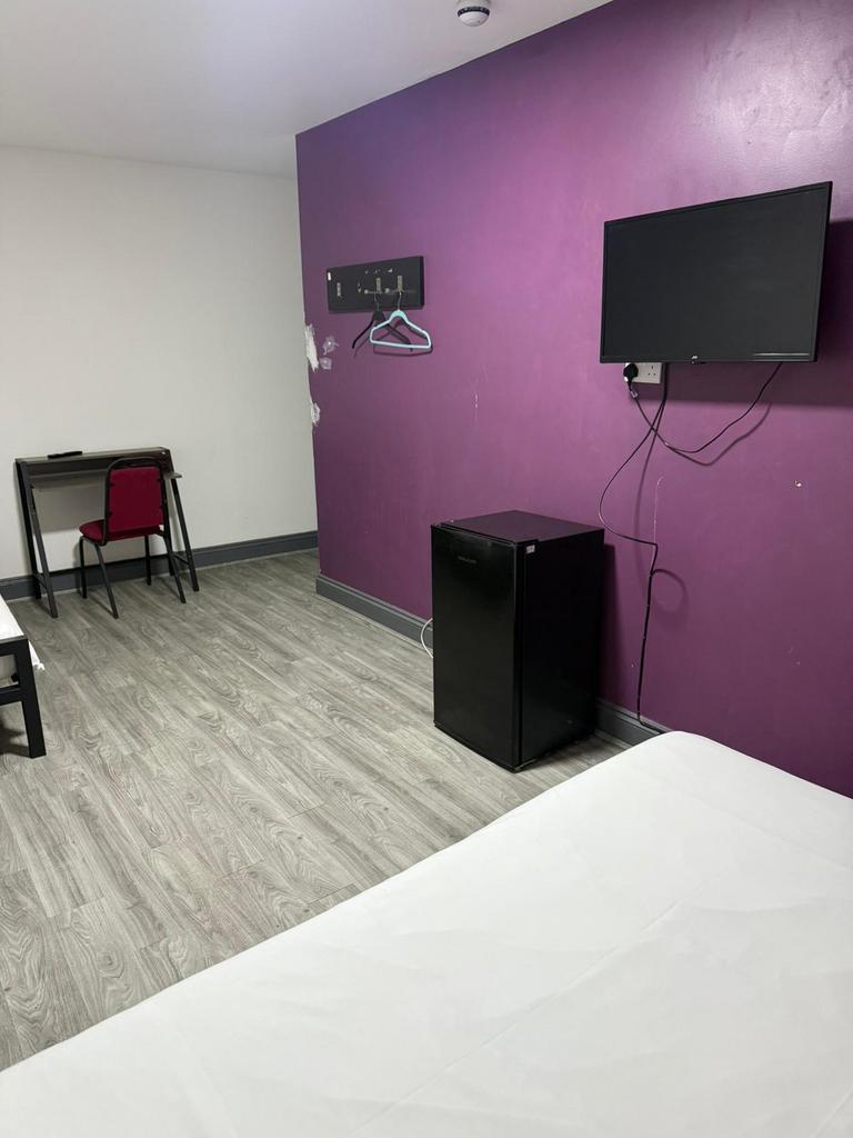 Apartment in Barking - View 3