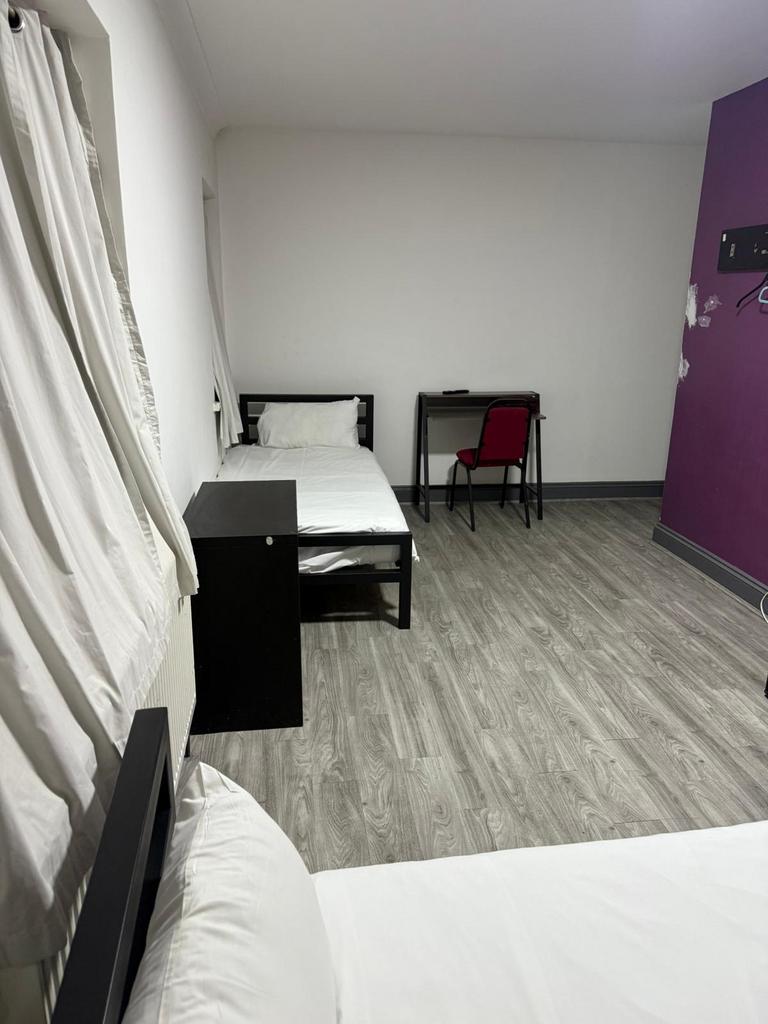 Apartment in Barking - View 4