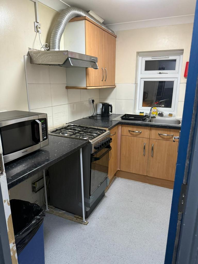 Apartment in Barking - More