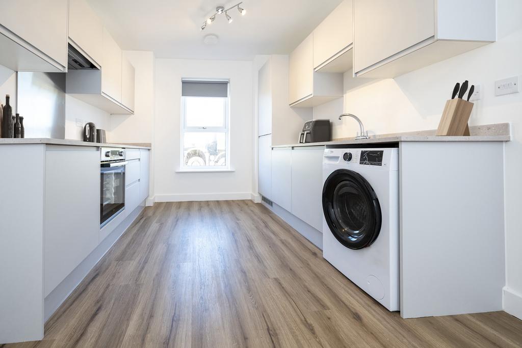 House in Leeds, West Yorkshire - View 5