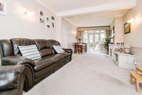 2 bedroom semi-detached house for sale, Ravenscourt Drive, Hornchurch, RM12