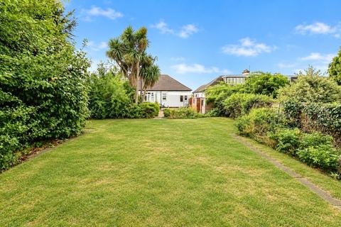 2 bedroom semi-detached house for sale, Ravenscourt Drive, Hornchurch, RM12