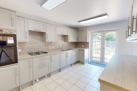 5 bedroom townhouse for sale, Brosnan Drive, Cheltenham